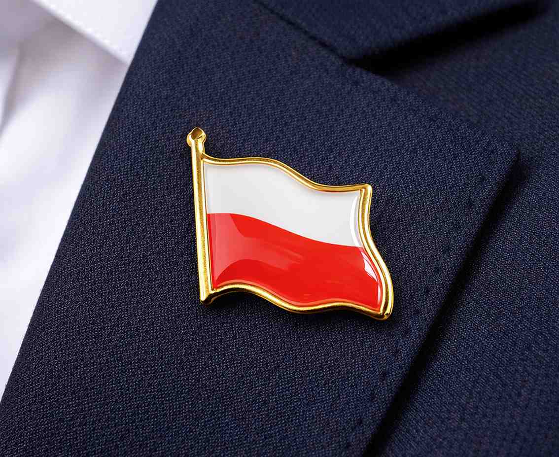 Przypinka z flagą Polski (metalowa), 2x2 cm, 1 szt.