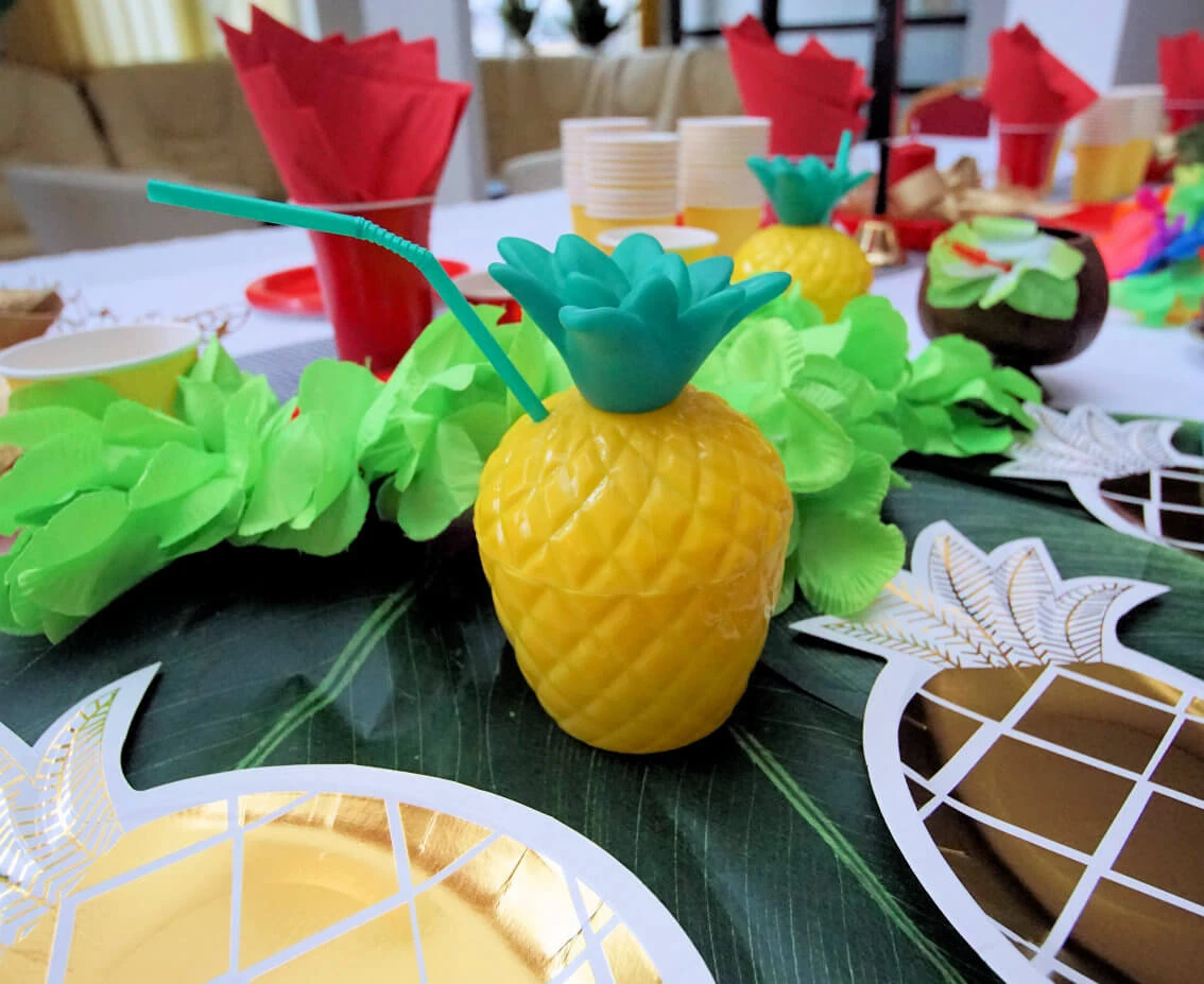 Kubek ozdobny "Ananas", plastikowy, 1 szt.