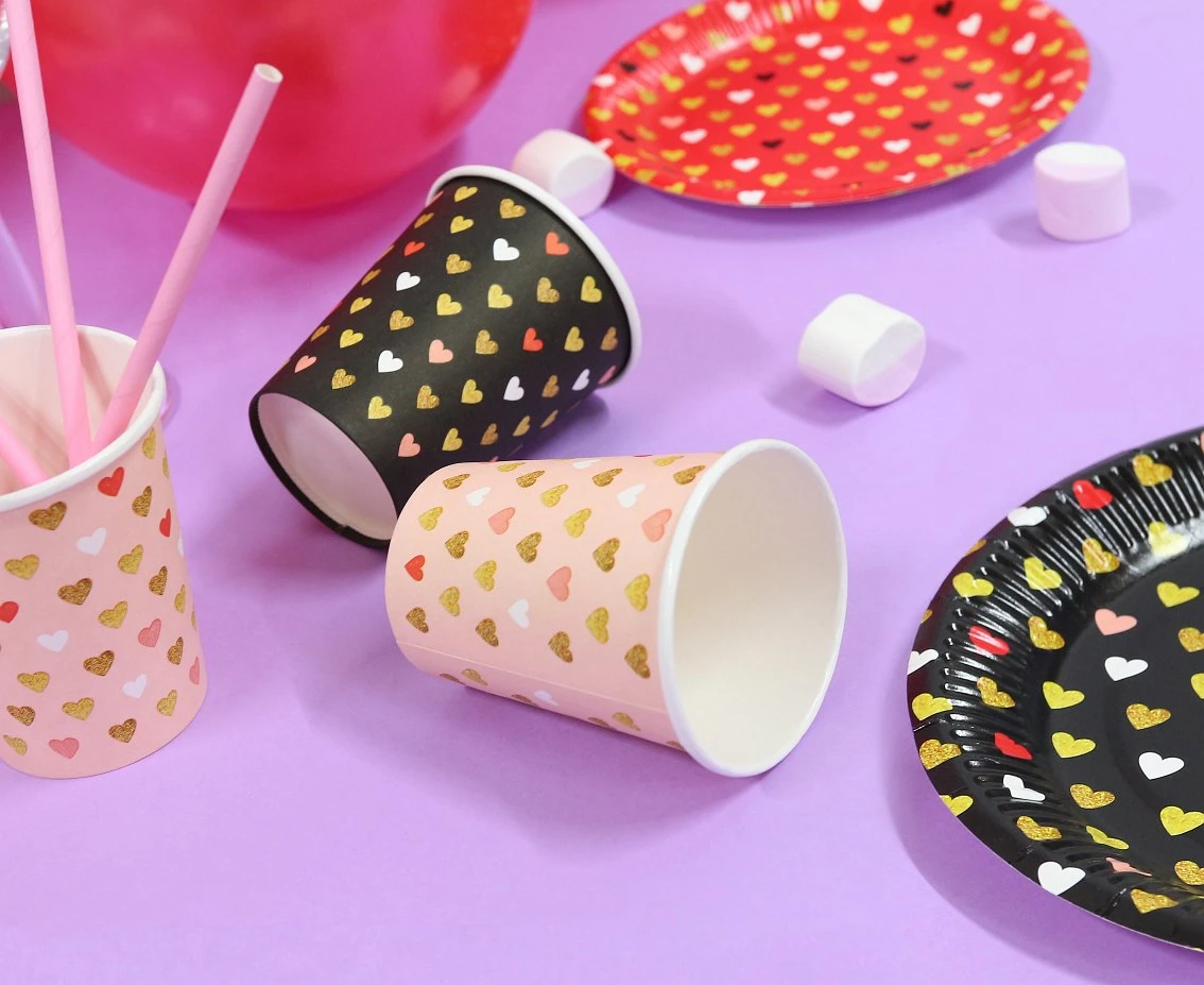 Kubeczki papierowe Kolekcja XOXO (różowe), certyfikat FSC, 250 ml/ 6 szt. KK