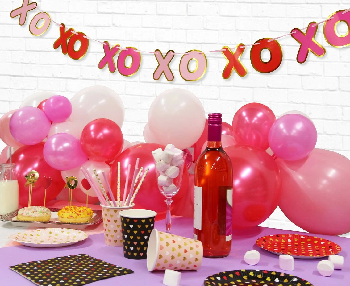Girlanda papierowa XOXO, złoty kontur, 200 cm KK