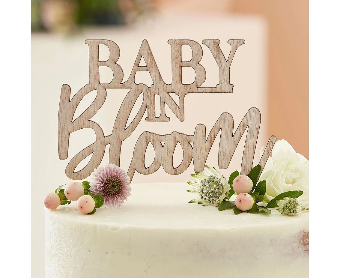 Dekoracje na tort Baby in Bloom, drewniany topper, 19 x 14 cm. KK