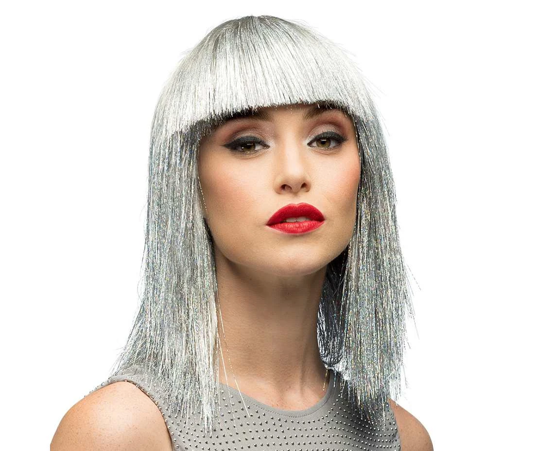 Peruka srebrna z grzywką